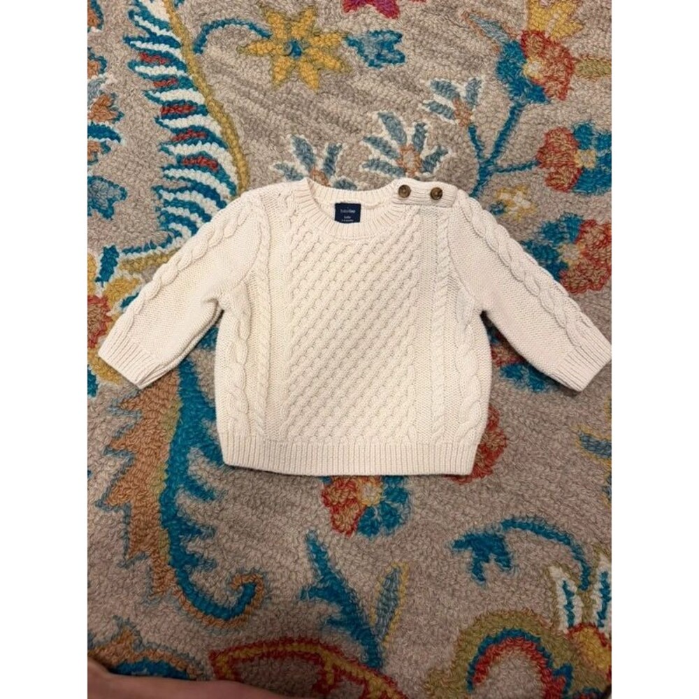 Gap Baby Boy or Girl Sweater 3-6 month